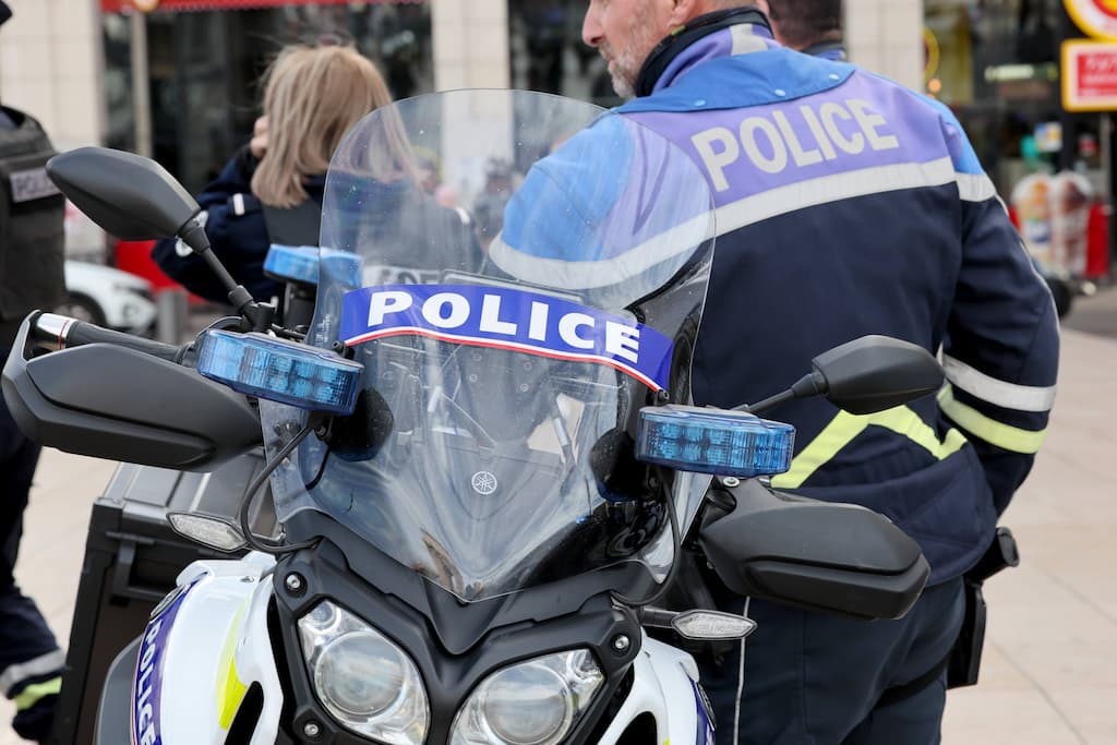 Incident À Toulon : Un Individu Sous OQTF Arrêté Près D'une École Grâce À Un Policier Incident À Toulon : Un Individu Sous OQTF Arrêté Près D'une École Grâce À Un Policier