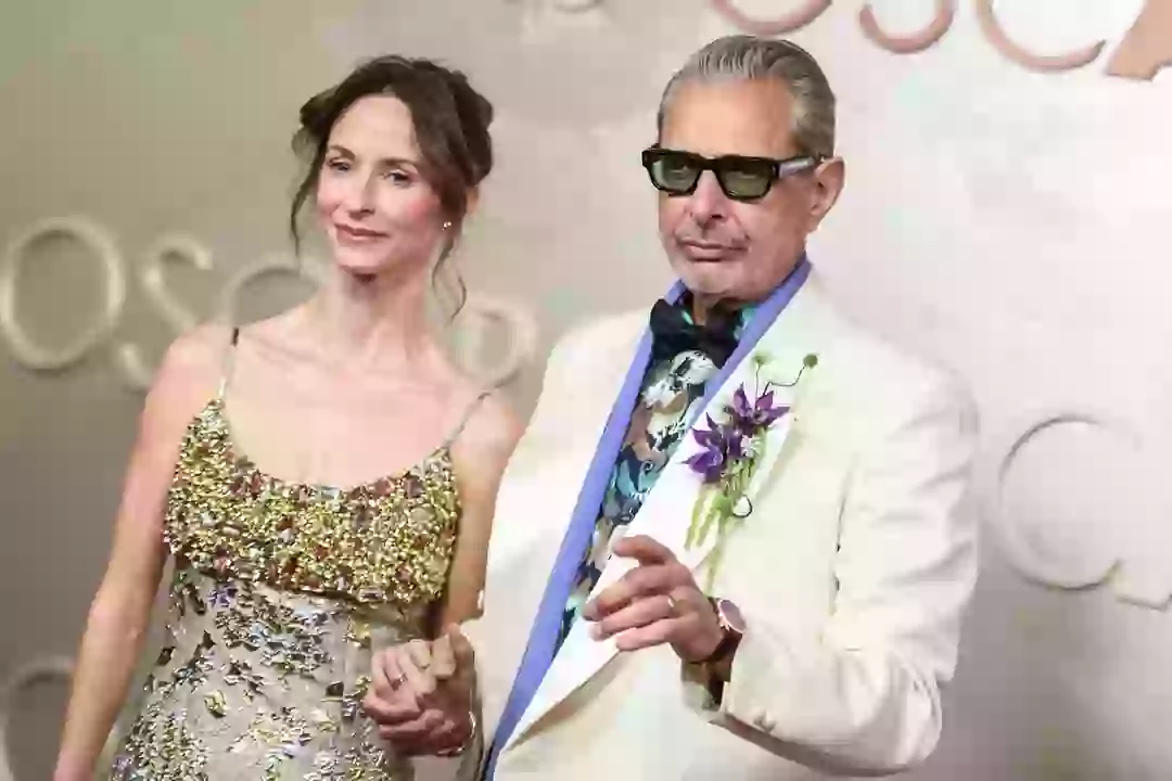 Internet Buzz: Jeff Goldblum's Relatable Oscars Photo Reaction Internet Buzz: Jeff Goldblum's Relatable Oscars Photo Reaction