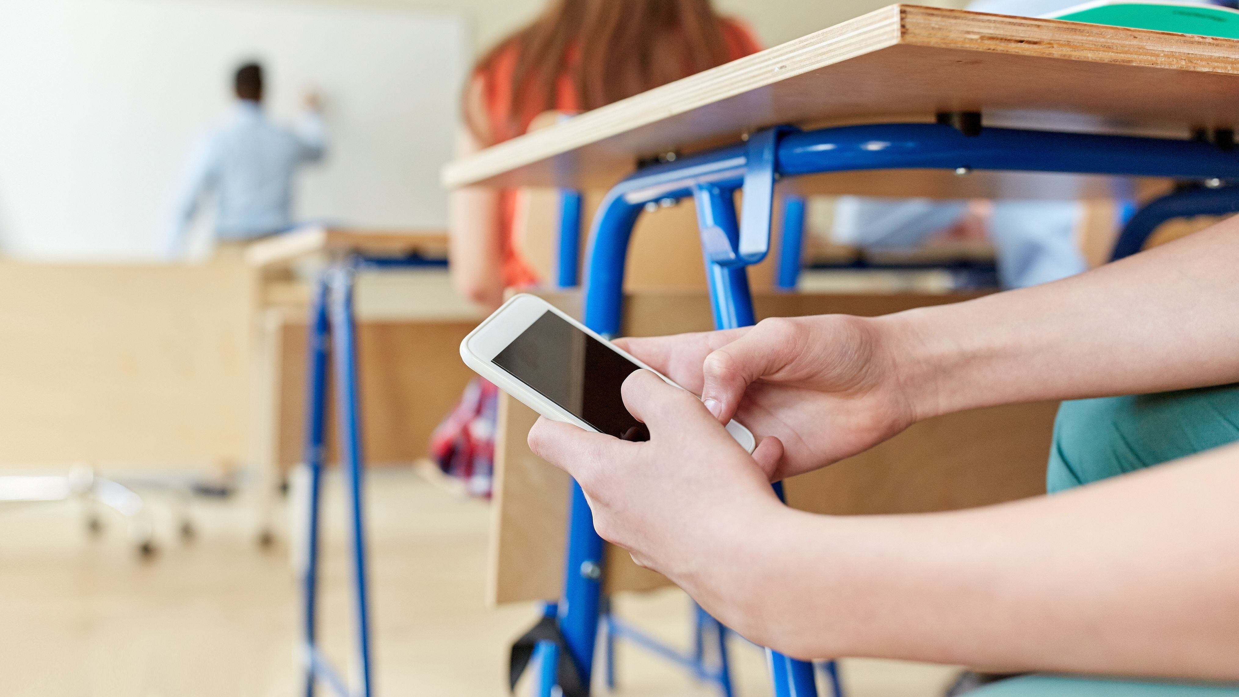 Iowa Enacts Stricter Cell Phone Policy For Schools Iowa Enacts Stricter Cell Phone Policy For Schools