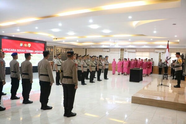 Irjen Daniel Pimpin Sertijab 7 Perwira Menengah Polda Bali: Detail Dan Pesan Khususnya Irjen Daniel Pimpin Sertijab 7 Perwira Menengah Polda Bali: Detail Dan Pesan Khususnya