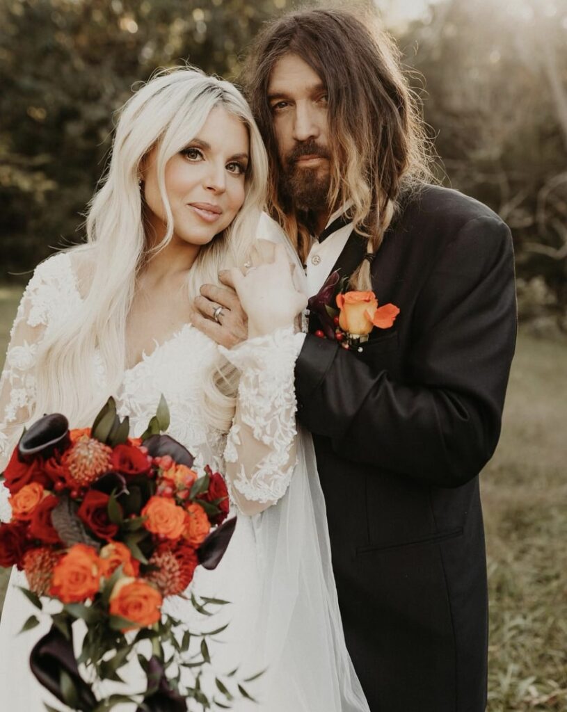 Is Miley Cyrus Cutting Ties With Billy Ray? Social Media Weighs In. Is Miley Cyrus Cutting Ties With Billy Ray? Social Media Weighs In.