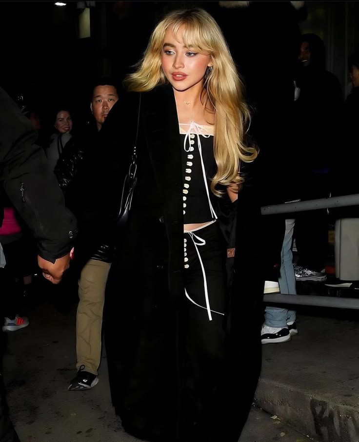 Is Sabrina Carpenter Coming To Fortnite? A Look At The Possibilities Is Sabrina Carpenter Coming To Fortnite? A Look At The Possibilities
