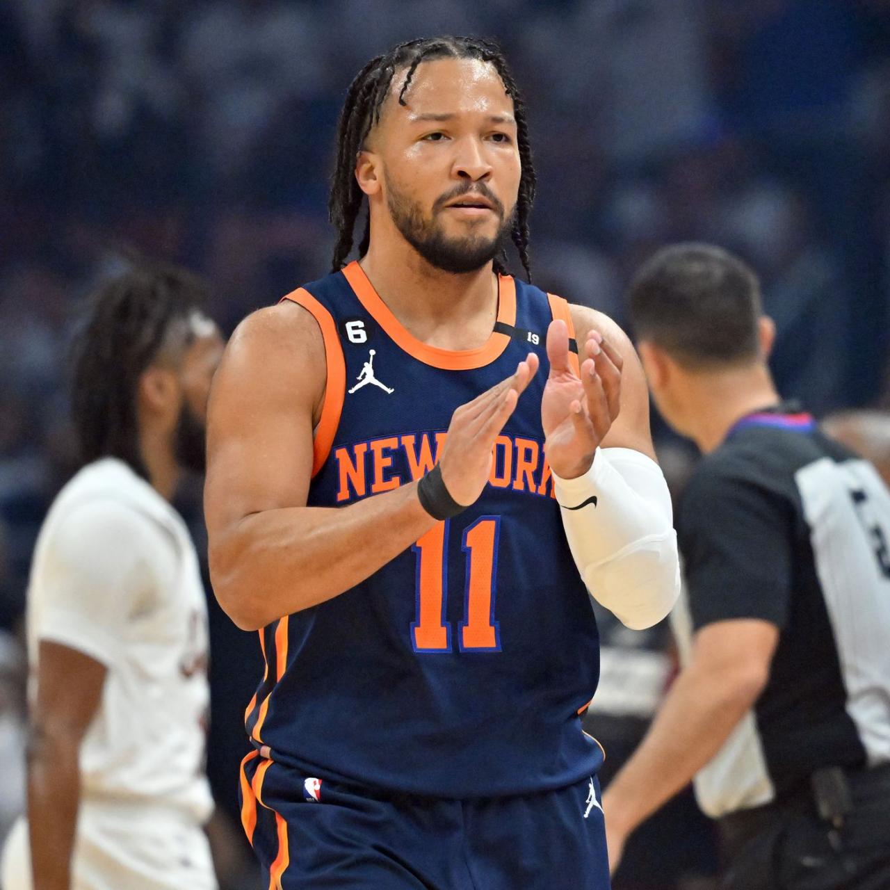 Jalen Brunson's Ankle Injury: Knicks-Lakers Game Ends In Overtime Jalen Brunson's Ankle Injury: Knicks-Lakers Game Ends In Overtime