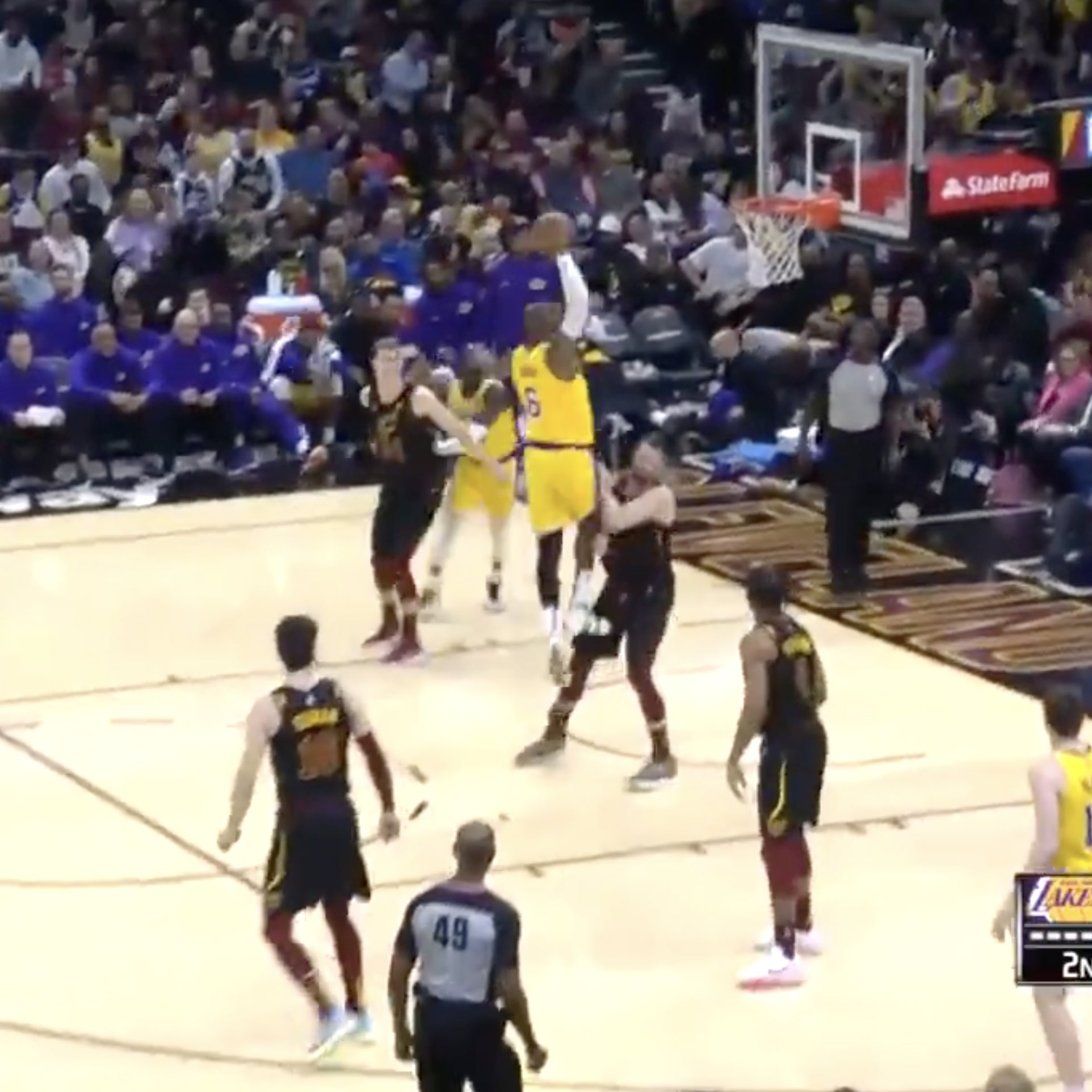 Jarrett Allen's LeBron-esque Dunk Highlights Cavs Win Over Knicks Jarrett Allen's LeBron-esque Dunk Highlights Cavs Win Over Knicks