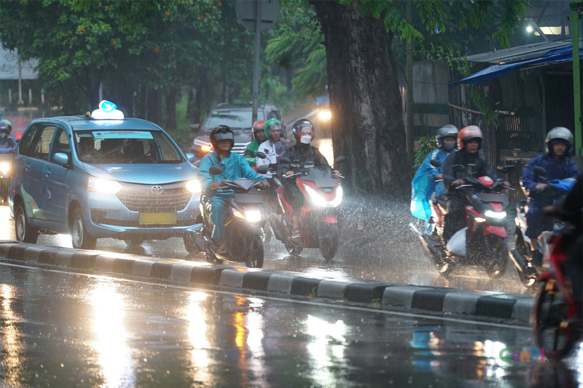 Jawa Barat: Ramalan Cuaca 7 Mei, Waspada Hujan Sore Hari Jawa Barat: Ramalan Cuaca 7 Mei, Waspada Hujan Sore Hari