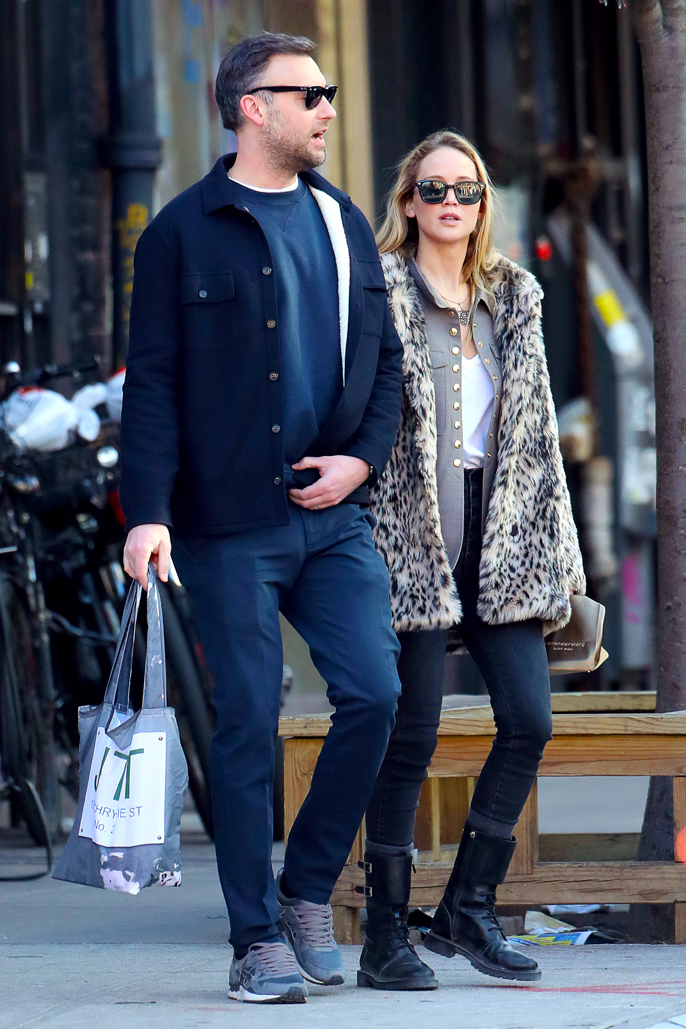 Jennifer Lawrence's Husband Cooke Maroney: The Art World's Hot Dad? Jennifer Lawrence's Husband Cooke Maroney: The Art World's Hot Dad?