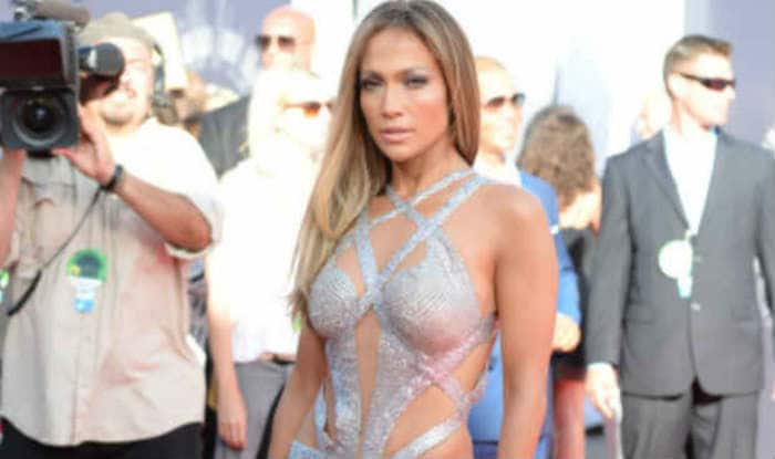 Jennifer Lopez To Host The American Music Awards In Las Vegas