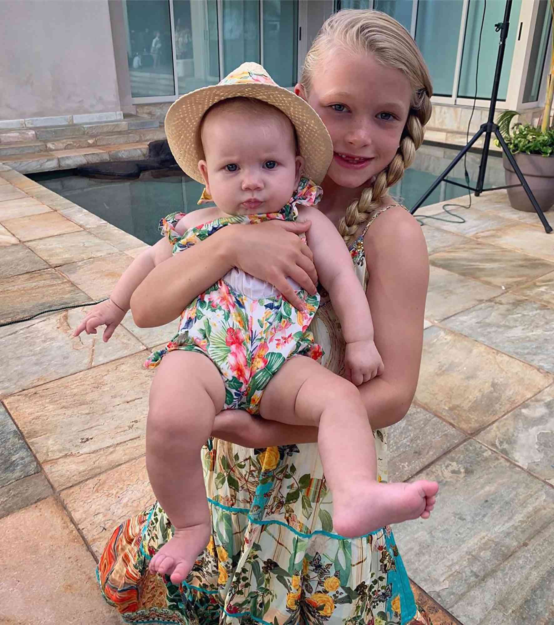 Jessica Simpson And 6-Year-Old Birdie Twin In Yellow Swimwear Jessica Simpson And 6-Year-Old Birdie Twin In Yellow Swimwear