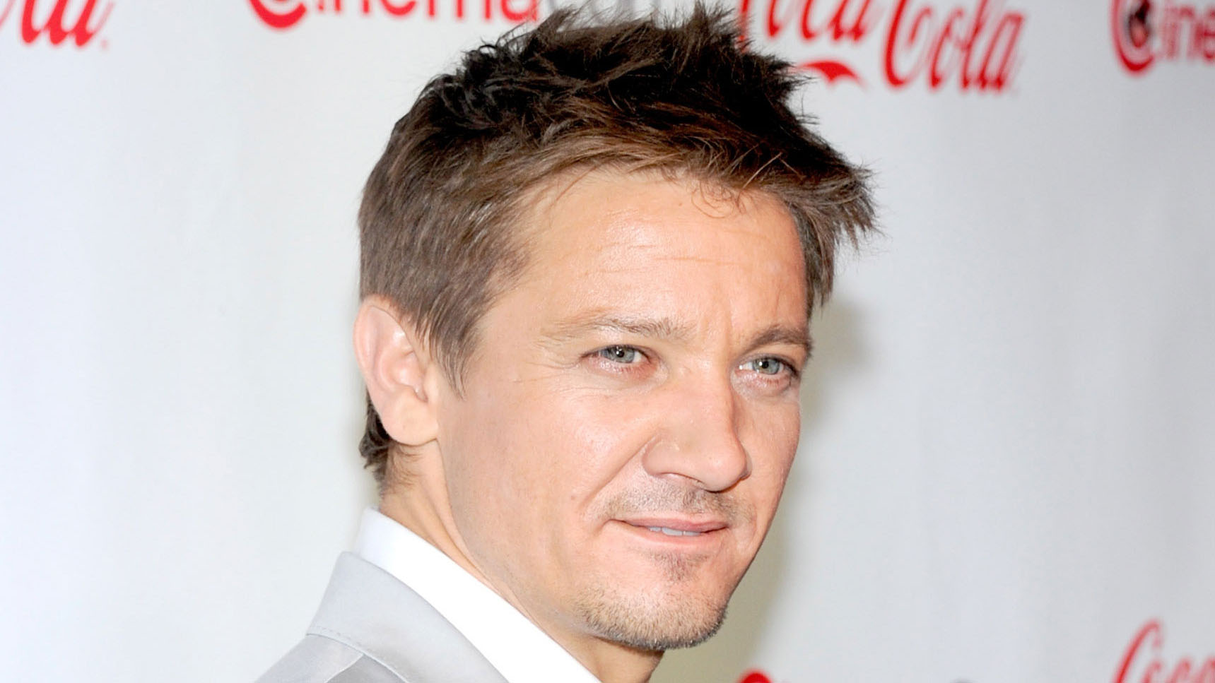 Jessica Simpson And Jeremy Renner: A Look At Their Past And Present Interactions Jessica Simpson And Jeremy Renner: A Look At Their Past And Present Interactions