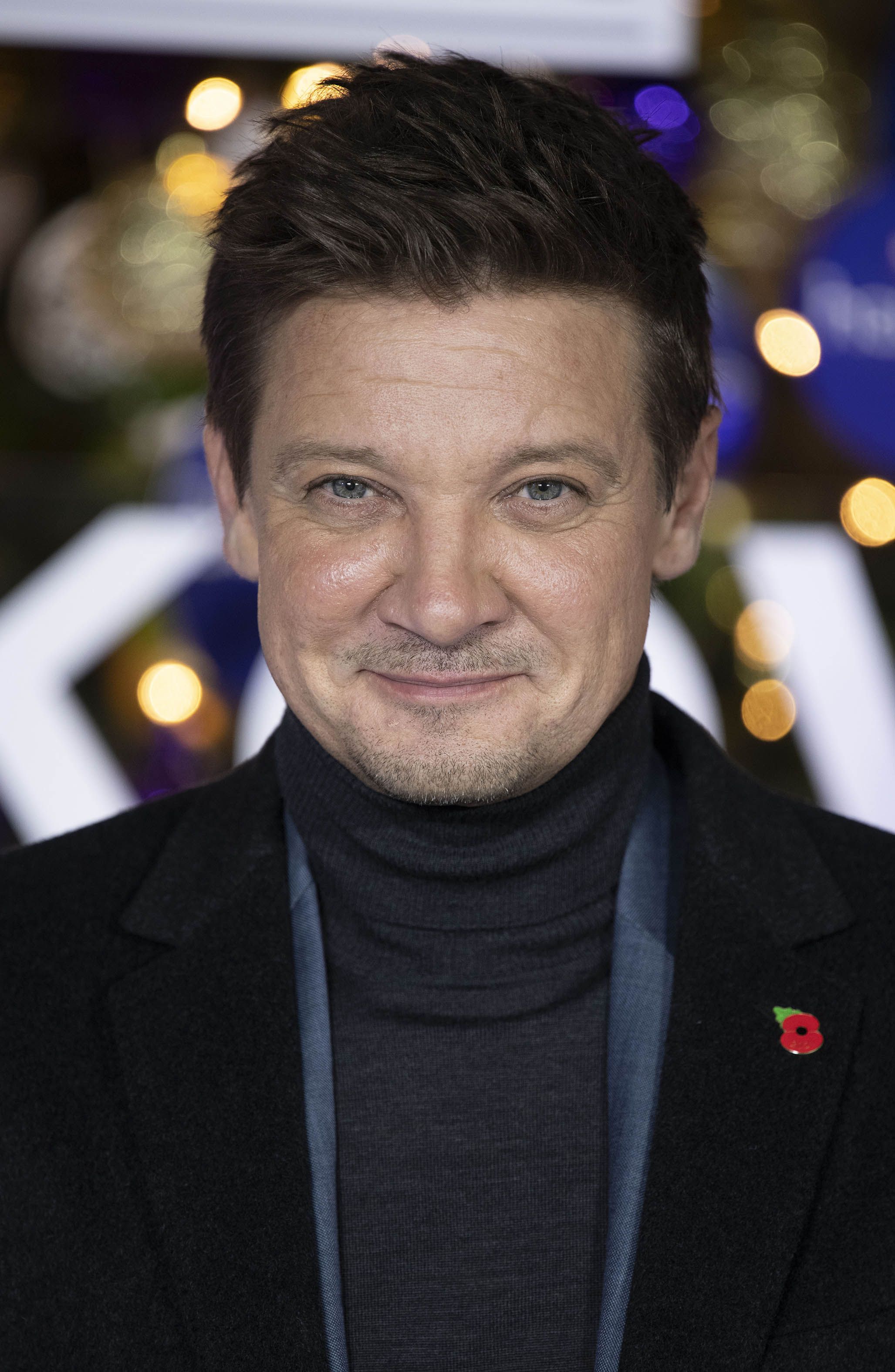 Jessica Simpson And Jeremy Renner: Analyzing Their Public Appearances Jessica Simpson And Jeremy Renner: Analyzing Their Public Appearances