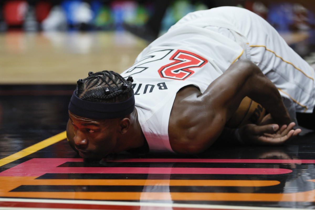 Jimmy Butler Tunes Out Miami Before Crucial Clash Jimmy Butler Tunes Out Miami Before Crucial Clash