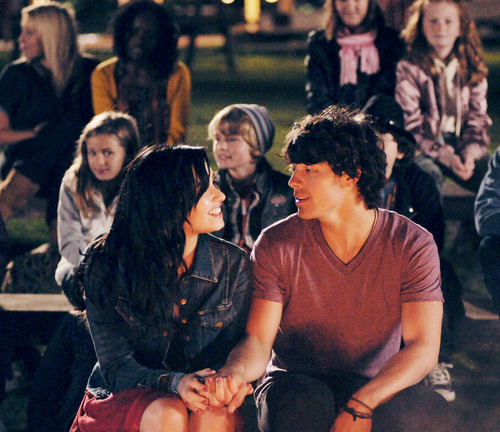 Joe Jonas And The Hilarious Couple's Argument Joe Jonas And The Hilarious Couple's Argument