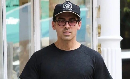 Joe Jonas's Handling Of A Couple's Argument Joe Jonas's Handling Of A Couple's Argument