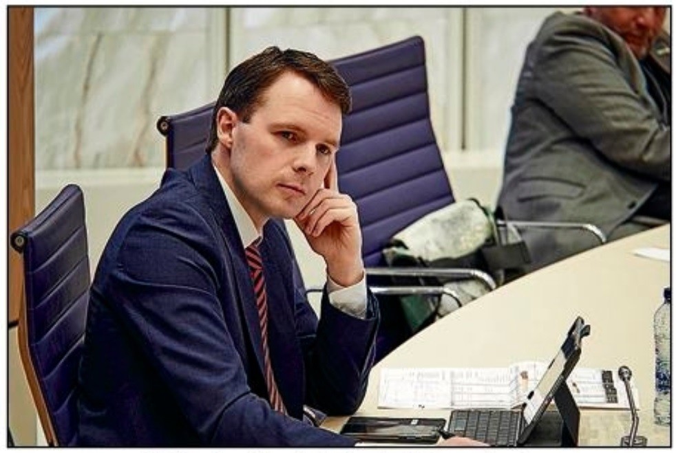 Jozanne Van Der Velden: Wethouderschap Na VVD-periode Jozanne Van Der Velden: Wethouderschap Na VVD-periode