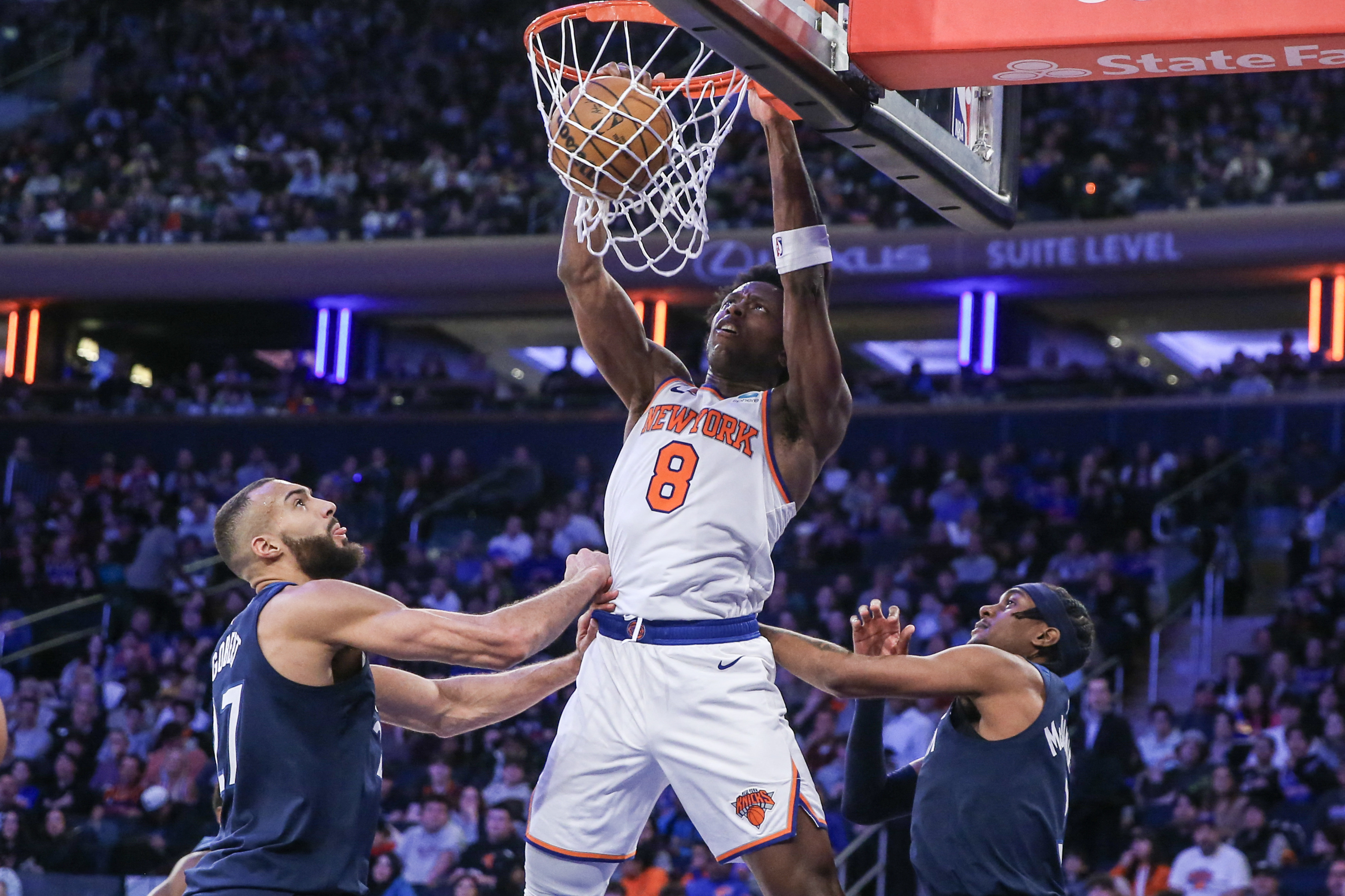 Julius Randle: A Handful For The Lakers, Timberwolves Benefit From Physicality Julius Randle: A Handful For The Lakers, Timberwolves Benefit From Physicality