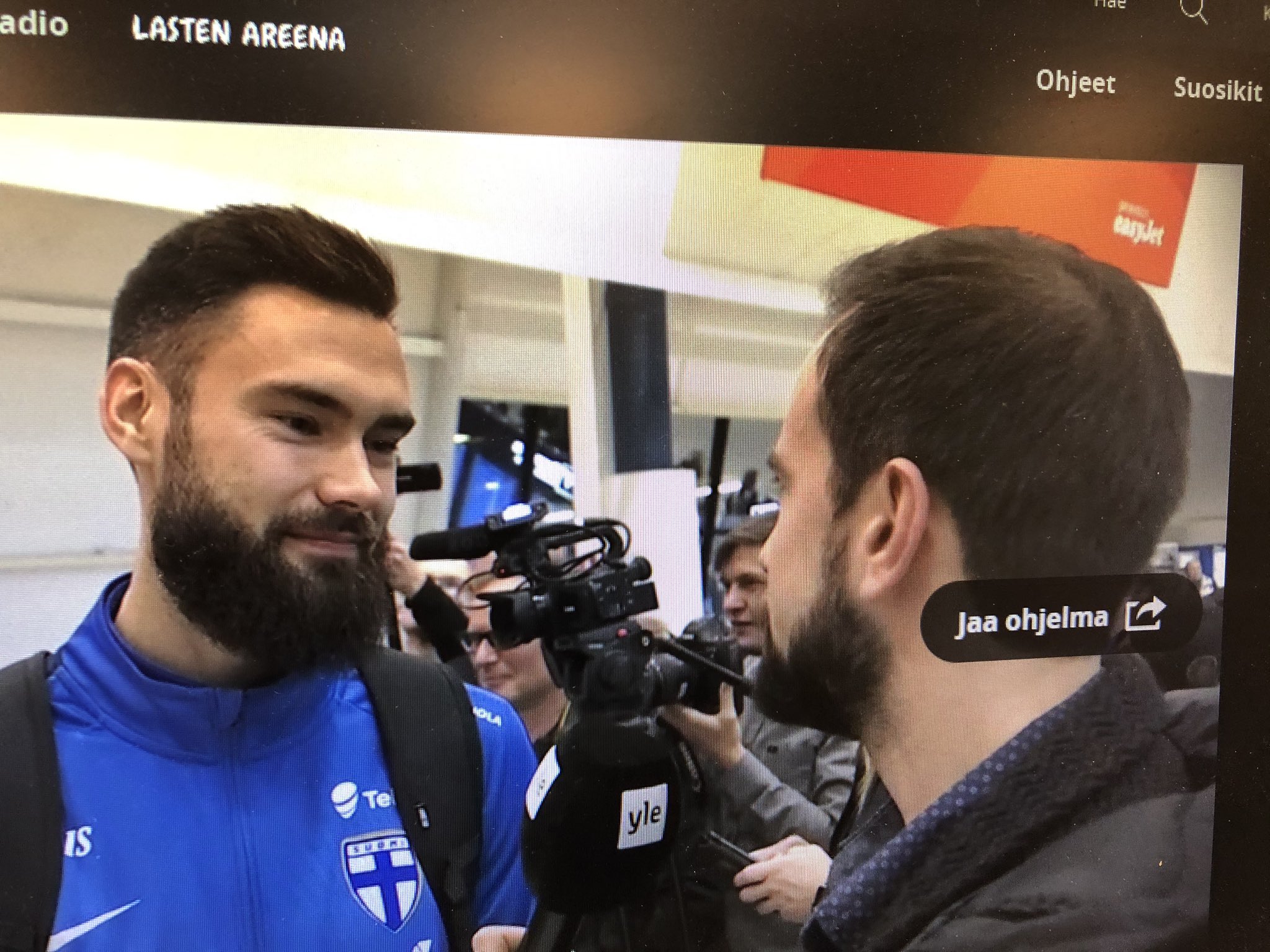 Kaksi Huuhkajaa Jättää Puolalaisseuran Kaksi Huuhkajaa Jättää Puolalaisseuran