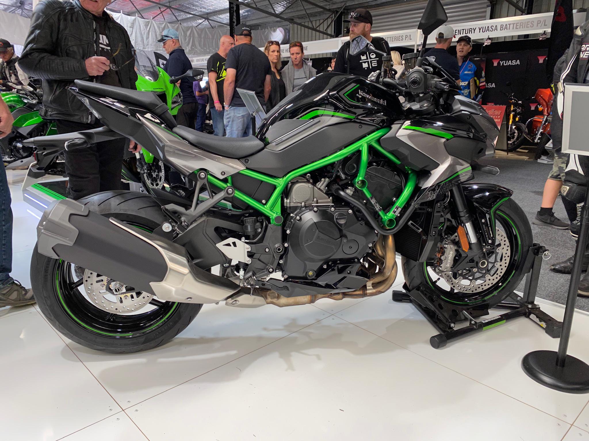 Kawasaki Z H2 197 HP: Mengapa Motor Ini Tidak Resmi Masuk Indonesia? Kawasaki Z H2 197 HP: Mengapa Motor Ini Tidak Resmi Masuk Indonesia?