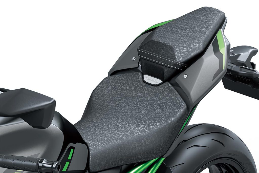 Kawasaki Z900 Dan Z900 SE: Perbandingan Spesifikasi Dan Harga