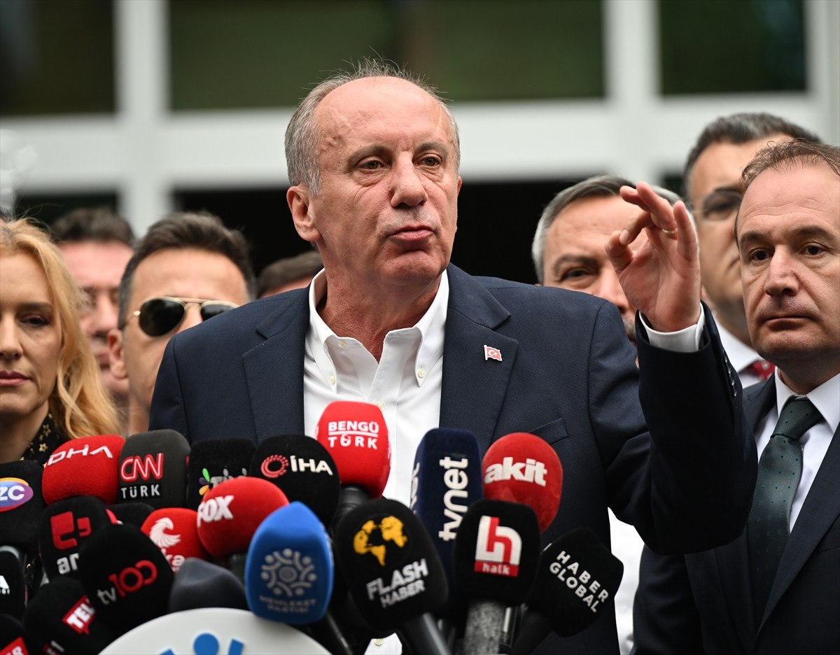 Kıbrıs'taki Şehitlerimiz: Fatih Erbakandan Anlamlı Bir Anma Kıbrıs'taki Şehitlerimiz: Fatih Erbakandan Anlamlı Bir Anma