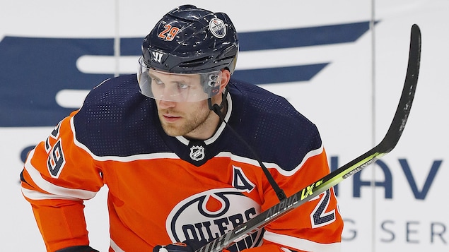 Kucherov's Lightning Triumph Over Draisaitl's Oilers: 4-1 Scoreline Kucherov's Lightning Triumph Over Draisaitl's Oilers: 4-1 Scoreline