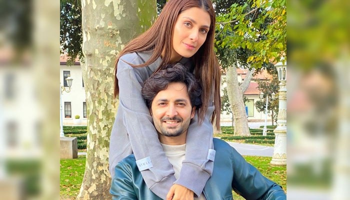 کیا 62 سالہ ٹام کروز 36 سالہ اداکارہ سے محبت میں ہیں؟ کیا 62 سالہ ٹام کروز 36 سالہ اداکارہ سے محبت میں ہیں؟