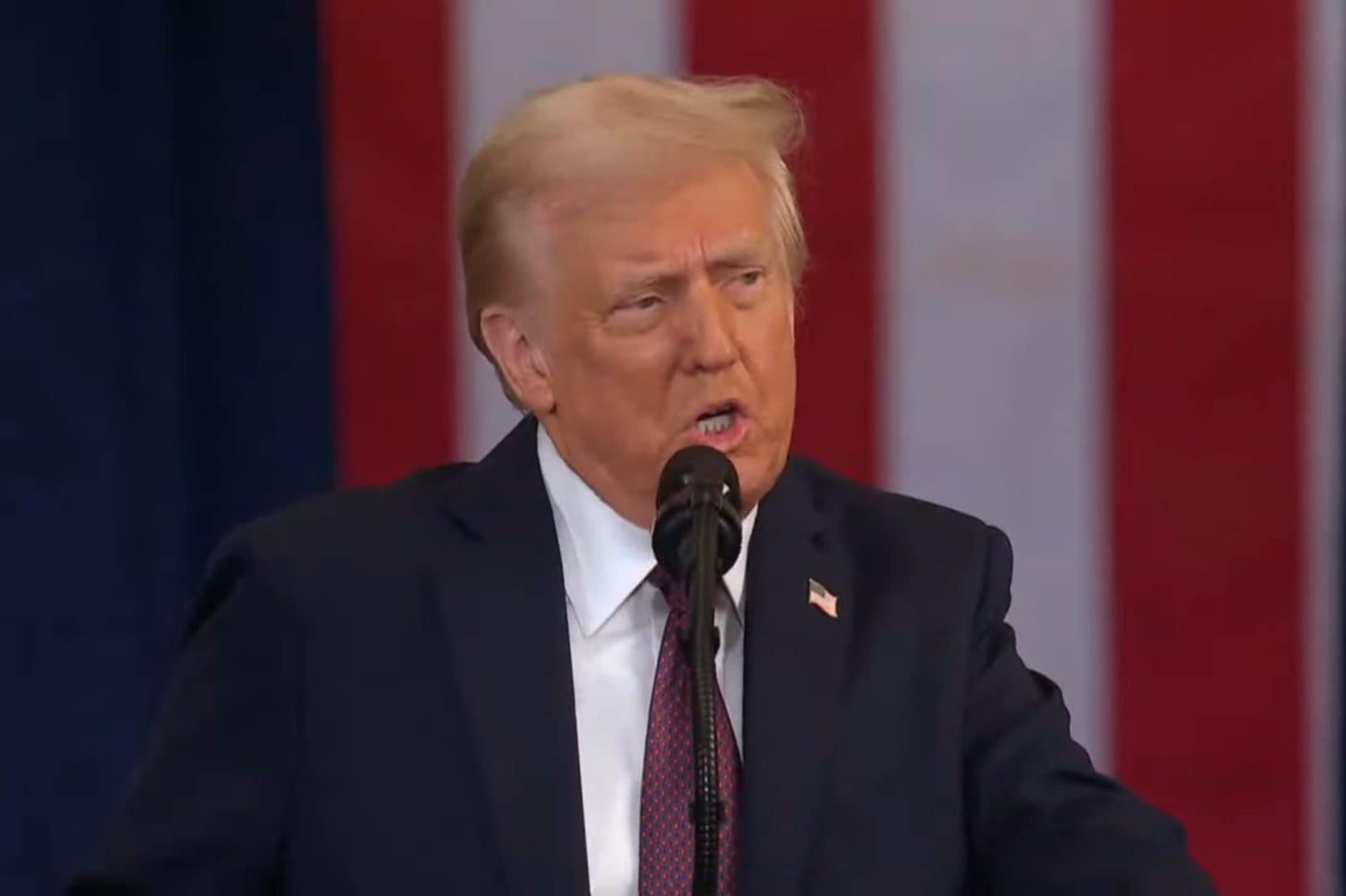 L'effetto Trump: I Dazi Del 20% E Il Crollo Dei Titoli Nel Settore Moda L'effetto Trump: I Dazi Del 20% E Il Crollo Dei Titoli Nel Settore Moda