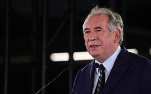 L'estrema Destra In Francia: L'influenza Di Le Pen E La Risposta Di Bayrou L'estrema Destra In Francia: L'influenza Di Le Pen E La Risposta Di Bayrou