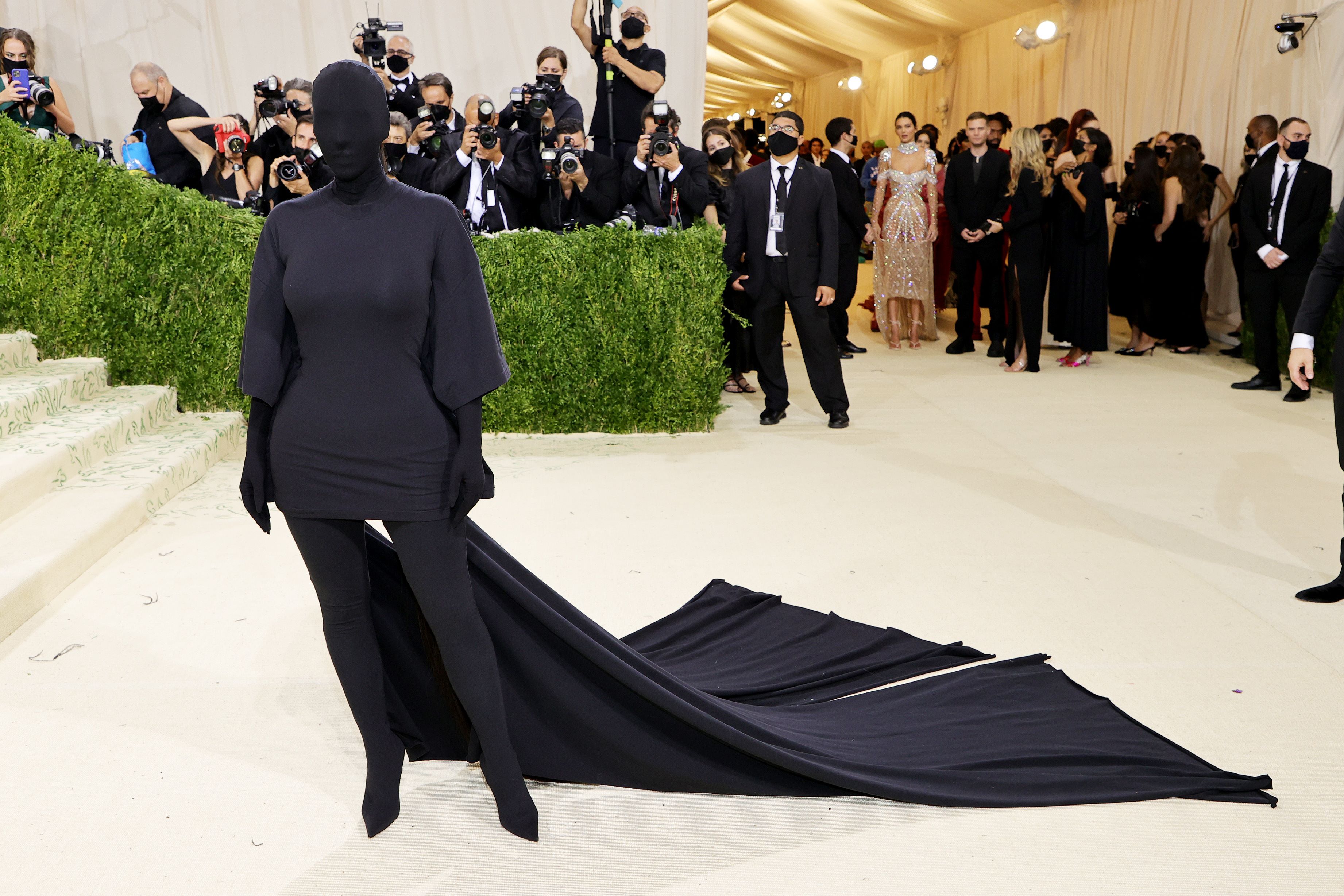 Laser Treatment: Kim Kardashian's Met Gala 2025 Beauty Strategy Laser Treatment: Kim Kardashian's Met Gala 2025 Beauty Strategy