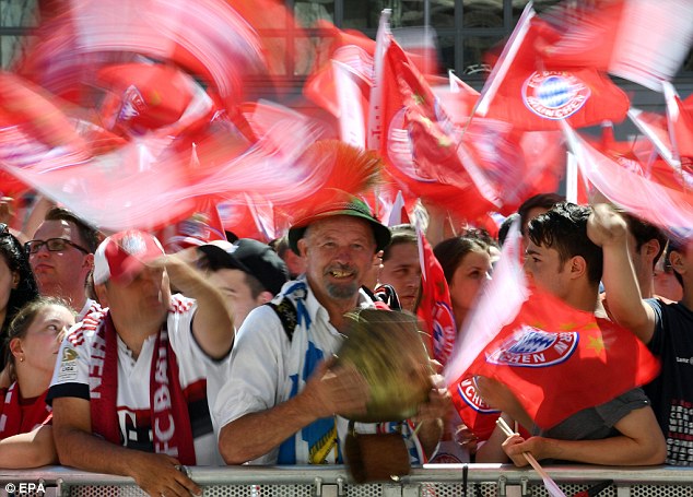 Last Home Game Victory: Bayern And Muller Celebrate Championship Last Home Game Victory: Bayern And Muller Celebrate Championship
