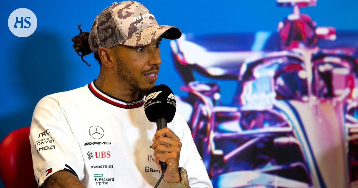 Lewis Hamilton's Gesture To Former Teammate In New F1 Testing Footage Lewis Hamilton's Gesture To Former Teammate In New F1 Testing Footage