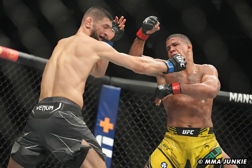 Live Blog: UFC Fight Night – Gilbert Burns Vs. Michael Morales Live Blog: UFC Fight Night – Gilbert Burns Vs. Michael Morales