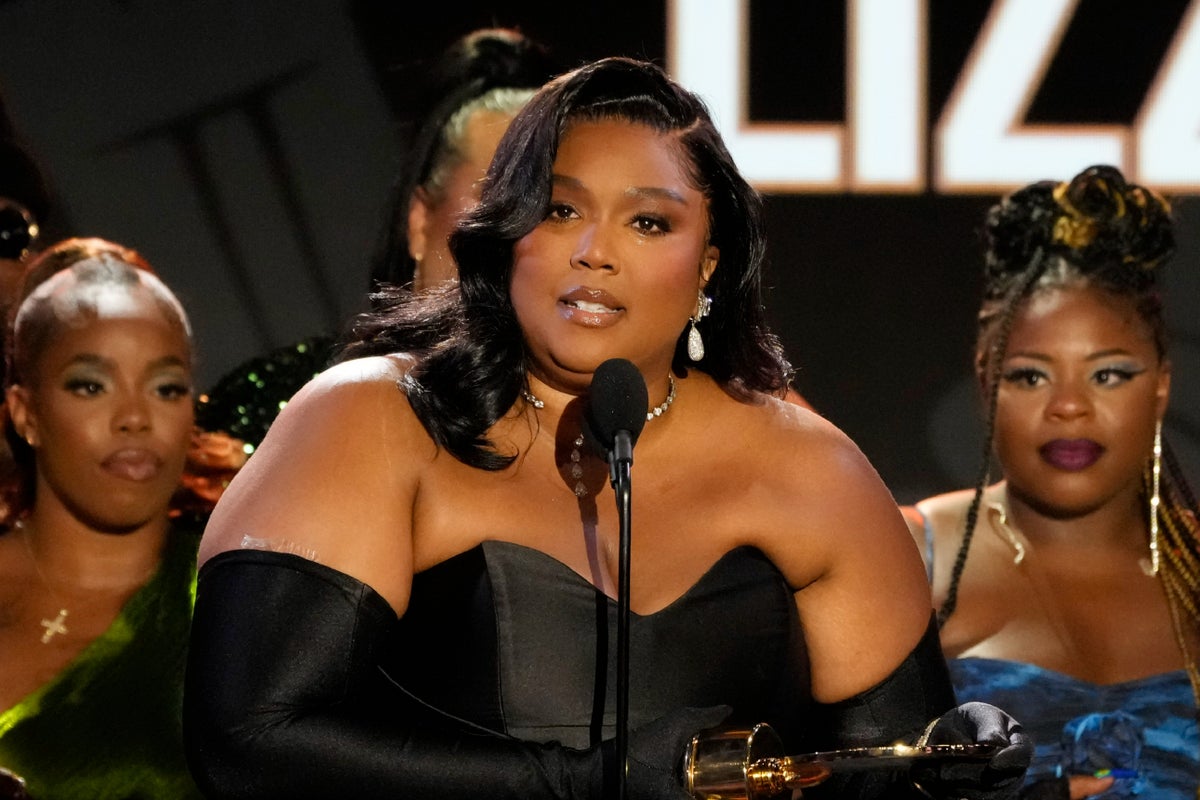 Lizzo Faces Backlash For Britney Spears And Janet Jackson Comparison Lizzo Faces Backlash For Britney Spears And Janet Jackson Comparison