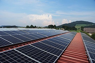 Lower Electricity Tariffs During Solar Production Peaks: A Dutch Trial Lower Electricity Tariffs During Solar Production Peaks: A Dutch Trial