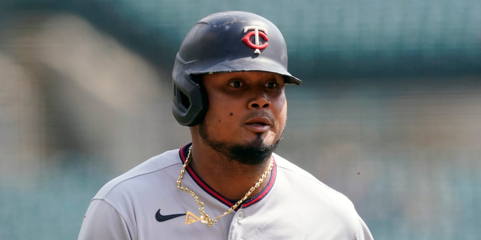 Luis Arraez's Injury: Details On The Collision With Mauricio Dubón Luis Arraez's Injury: Details On The Collision With Mauricio Dubón