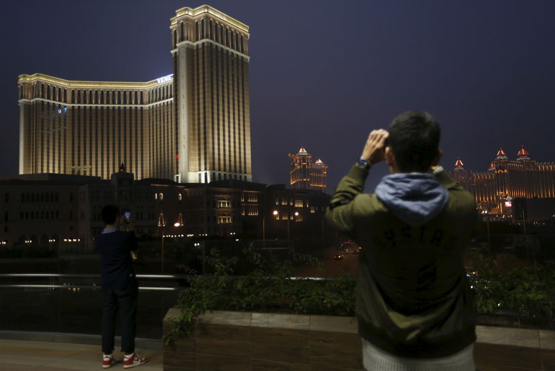Macau Gaming Revenue Beats Predictions Ahead Of Golden Week Macau Gaming Revenue Beats Predictions Ahead Of Golden Week