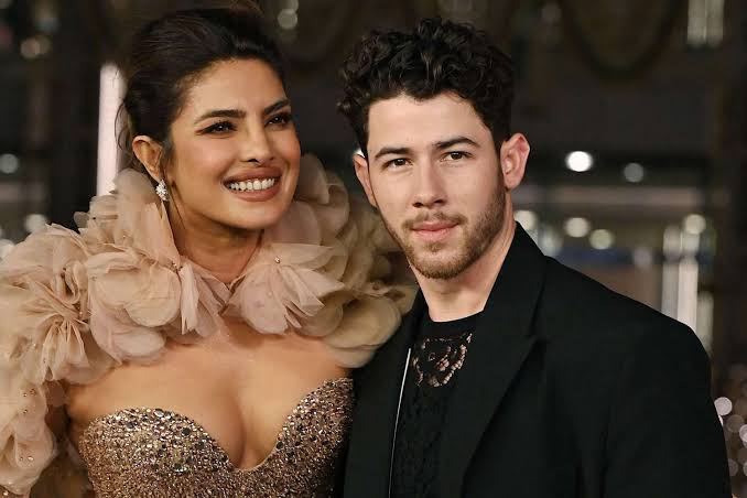 Madhu Chopra Discusses Priyanka Chopra's Experiences As A Bollywood Outsider Madhu Chopra Discusses Priyanka Chopra's Experiences As A Bollywood Outsider