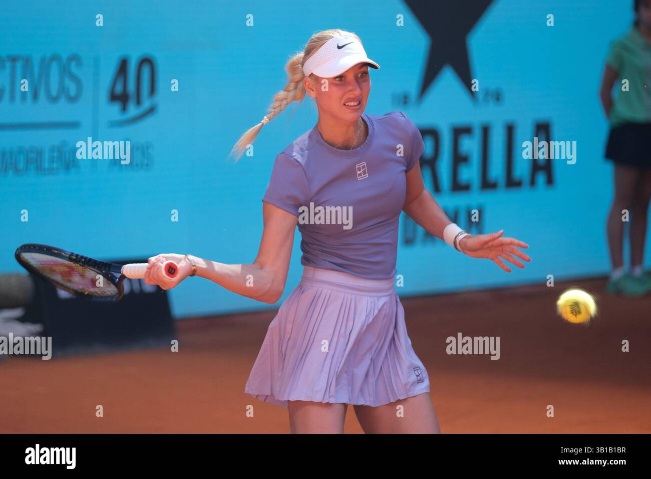 Madrid Open Surprise: Potapova Defeats Zheng Qinwen Madrid Open Surprise: Potapova Defeats Zheng Qinwen