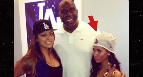 Magic Johnson Weighs In: Who Wins The Knicks-Pistons Series? Magic Johnson Weighs In: Who Wins The Knicks-Pistons Series?