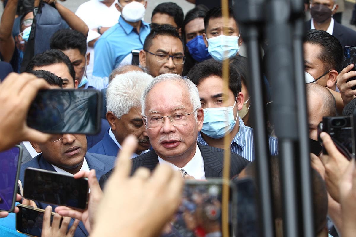 Malaysia's Najib Faces New Allegations In French Submarine Bribery Probe Malaysia's Najib Faces New Allegations In French Submarine Bribery Probe