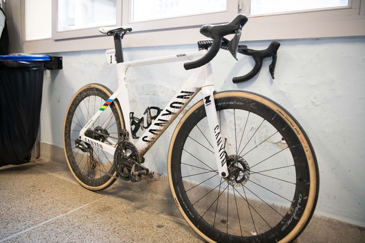 Man Who Threw Bottle At Mathieu Van Der Poel In Paris-Roubaix Arrested Man Who Threw Bottle At Mathieu Van Der Poel In Paris-Roubaix Arrested