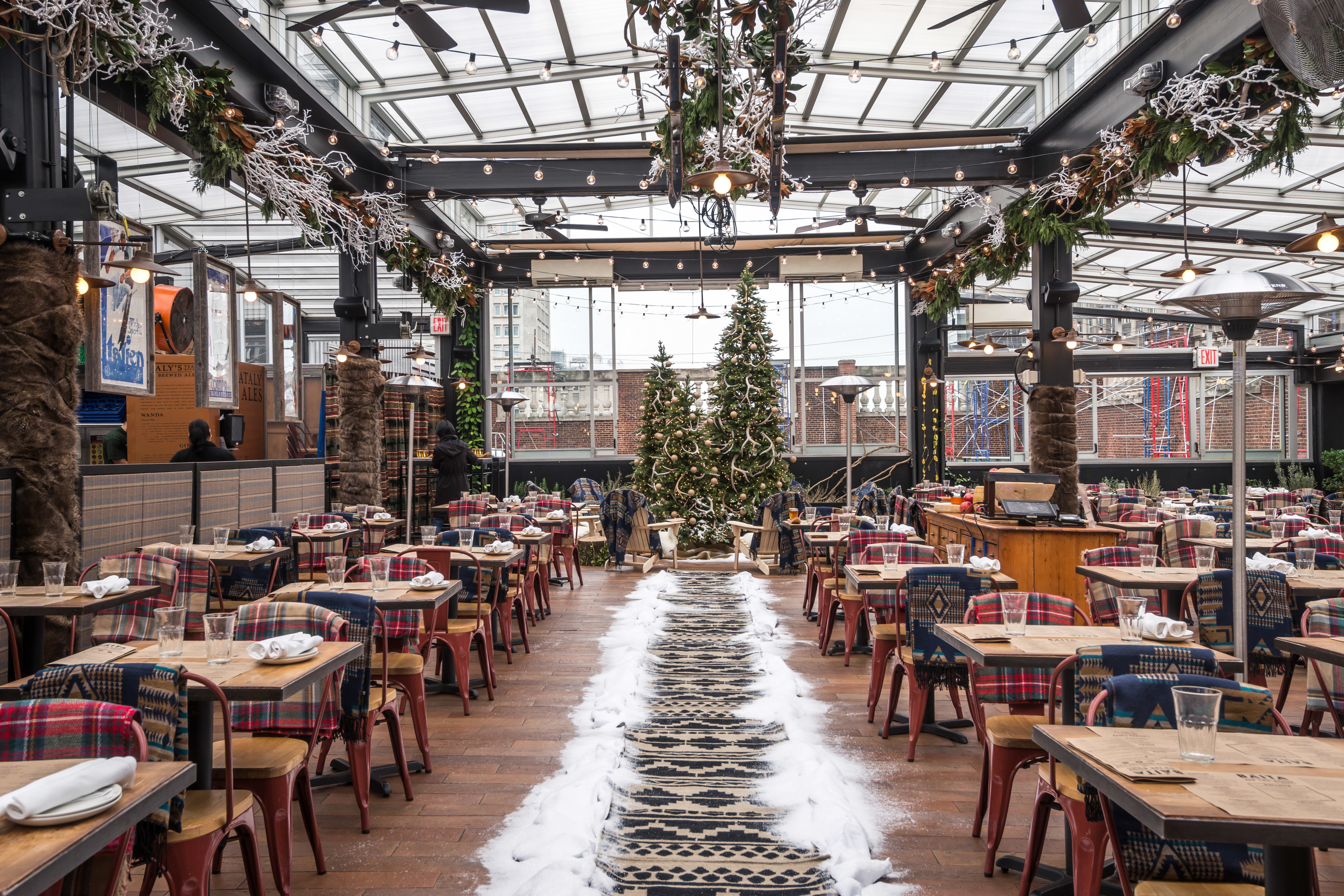 Manhattan Outdoor Dining Guide: From Rooftop Bars To Cozy Patios Manhattan Outdoor Dining Guide: From Rooftop Bars To Cozy Patios