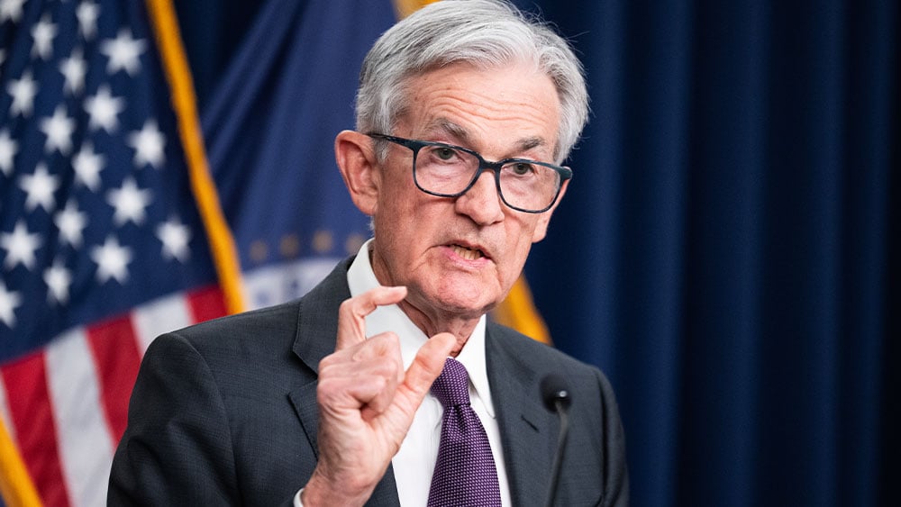 Market Reaction: Dow Futures Fall After Moody's US Downgrade Market Reaction: Dow Futures Fall After Moody's US Downgrade