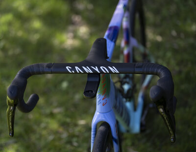 Mathieu Van Der Poel's Custom Canyon Aeroad At Tirreno-Adriatico: A Detailed Look