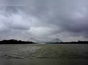 MeT Predicts Thunderstorms: Kolkata Weather Update And Safety Advice MeT Predicts Thunderstorms: Kolkata Weather Update And Safety Advice