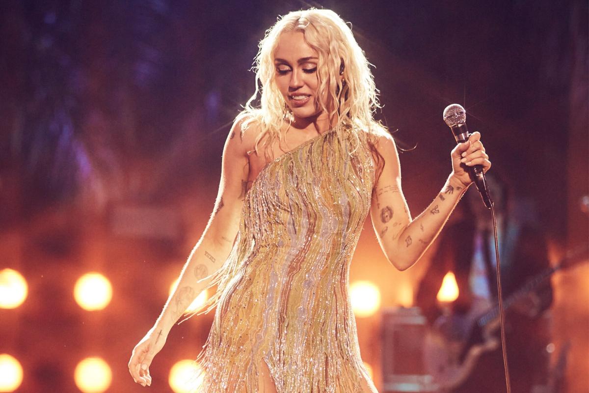 Miley Cyrus Debuut Nieuwe Single Donderdagnacht Miley Cyrus Debuut Nieuwe Single Donderdagnacht