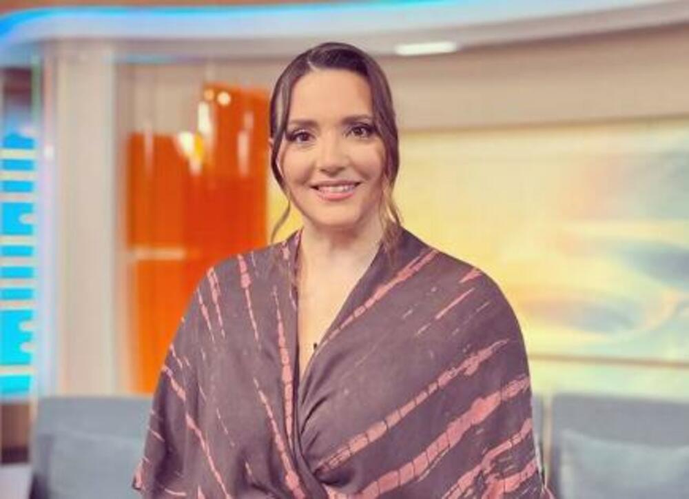 Milica Milša Na Sahrani Anđelke Milivojević Tadić: Tuga I Sećanje Milica Milša Na Sahrani Anđelke Milivojević Tadić: Tuga I Sećanje