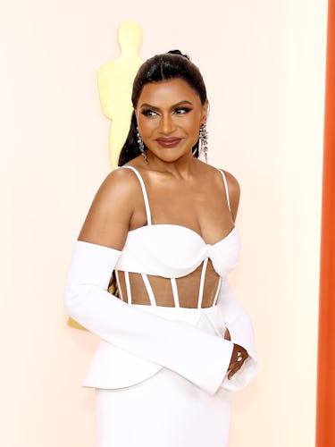 Mindy Kaling's Peplum Look At Hollywood Walk Of Fame Mindy Kaling's Peplum Look At Hollywood Walk Of Fame