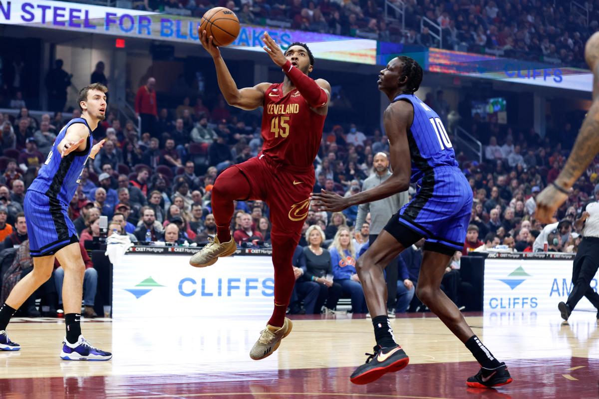 Mitchell And Mobley Lead Cavaliers To Dominant 142-105 Victory Over Knicks Mitchell And Mobley Lead Cavaliers To Dominant 142-105 Victory Over Knicks