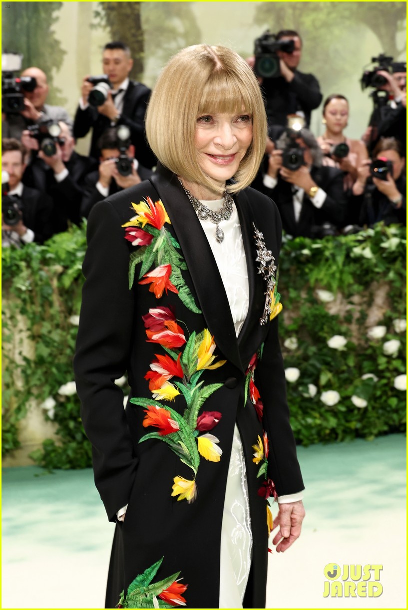 Naomi Campbell And Anna Wintour's Feud: A Met Gala Exclusion? Naomi Campbell And Anna Wintour's Feud: A Met Gala Exclusion?