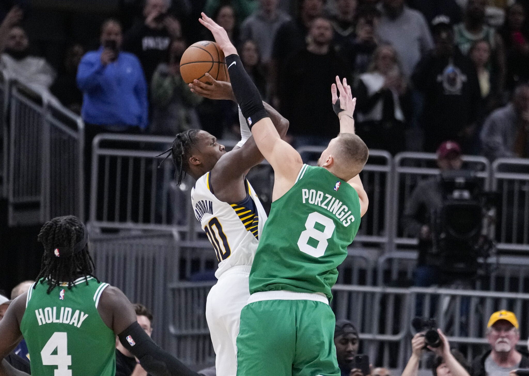 NBA Refs Admit Missed Crucial Foul Call In Knicks' Close Win NBA Refs Admit Missed Crucial Foul Call In Knicks' Close Win